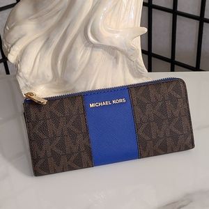 Michael Kors Large Jet Set Monogram Brown/Electric Blue Zipper Wallet
